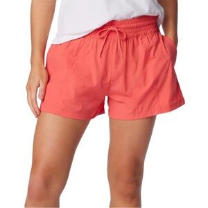 Columbia Woman’s Red Boundless Trek Active Shorts Size Medium